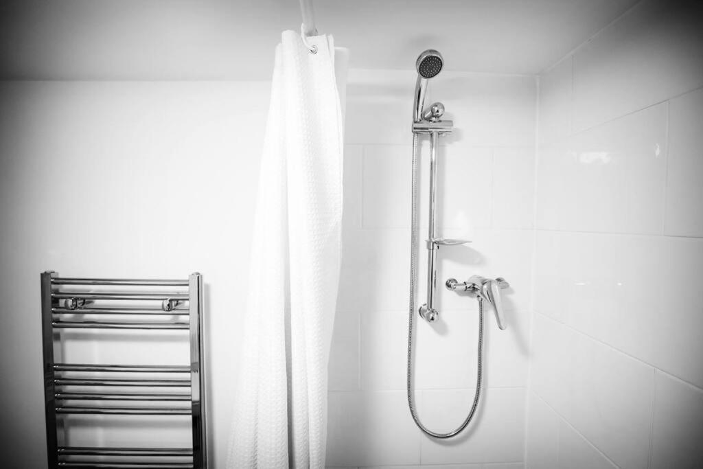 The Basement Apartment Exeter Ngoại thất bức ảnh